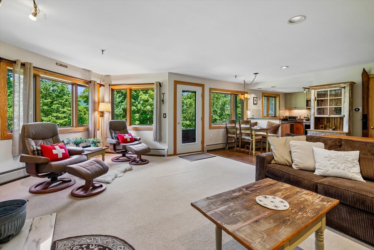Surrounded by Green Mountain Views