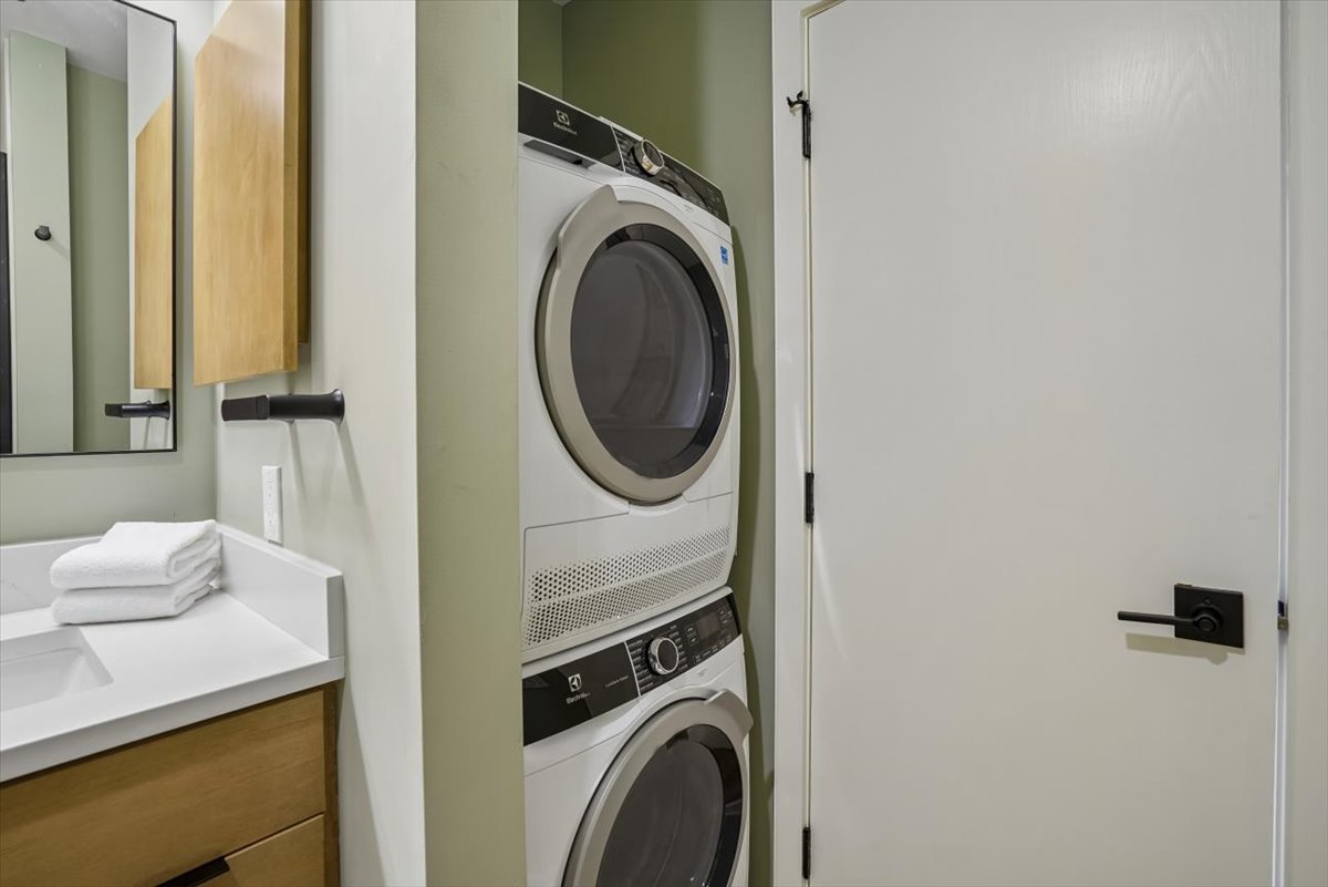 In-Unit Washer and Dryer