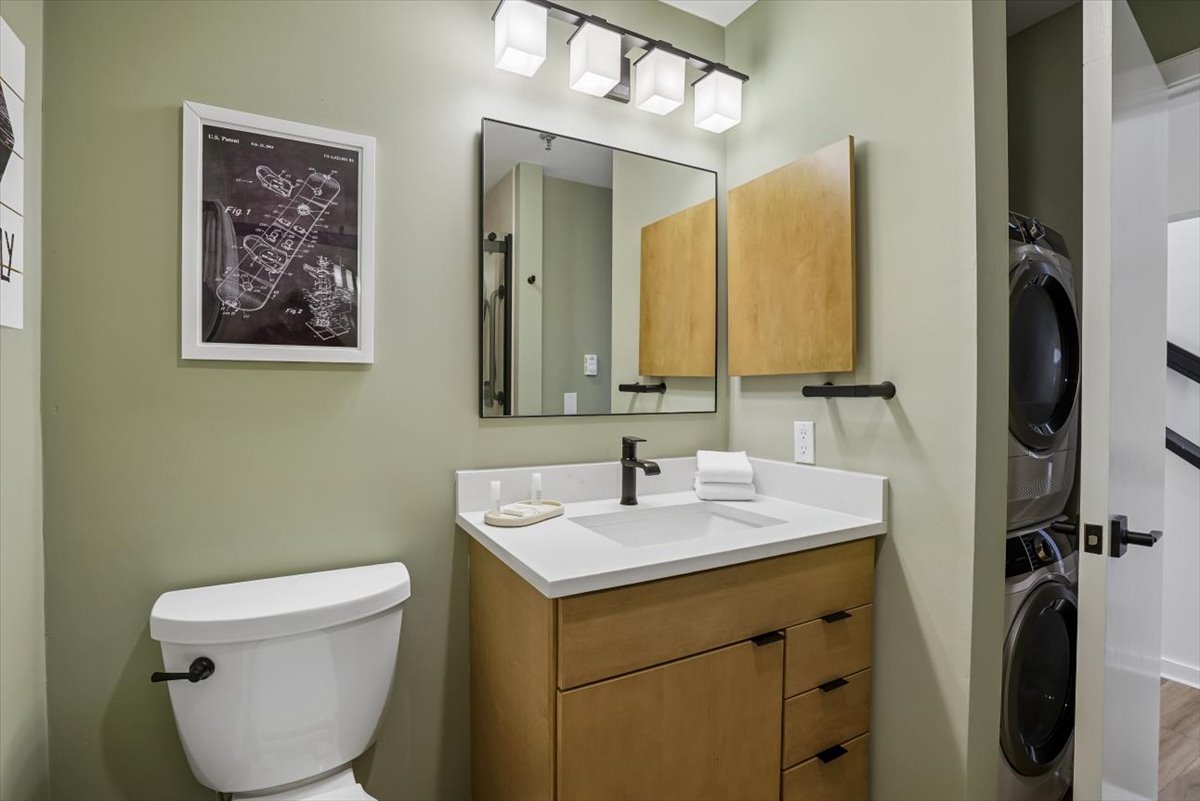 Full Bathroom with Laundry