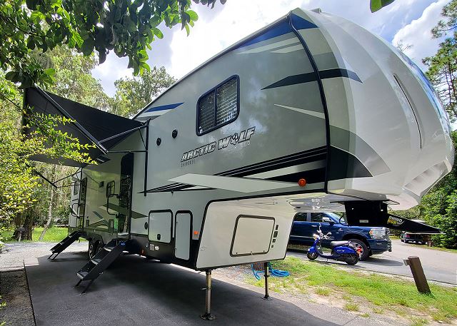 arctic wolf bunkhouse travel trailer