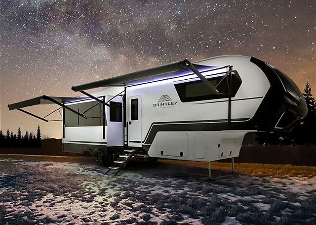 Brinkley Z3610 Fifth Wheel