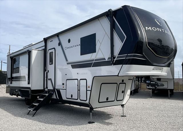 43ft Montana 391TB Luxury Fifth Wheel