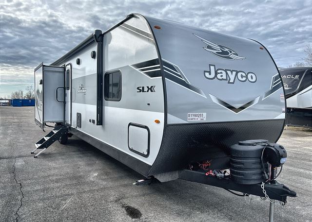 38ft Jayco SLX 333BTS
