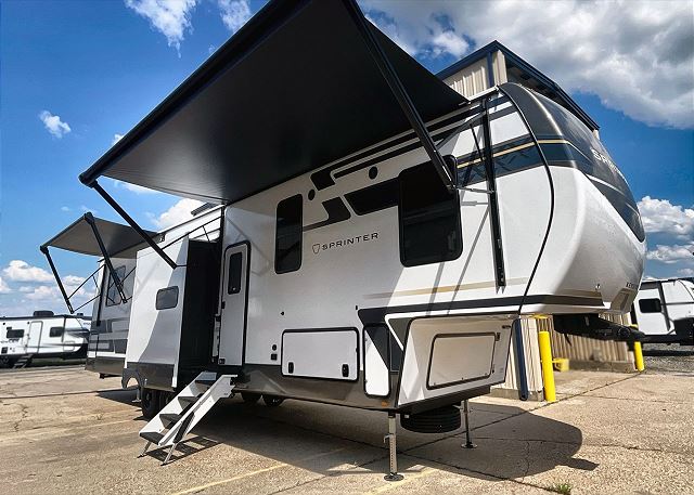43ft Sprinter 3810QBS Fifth Wheel