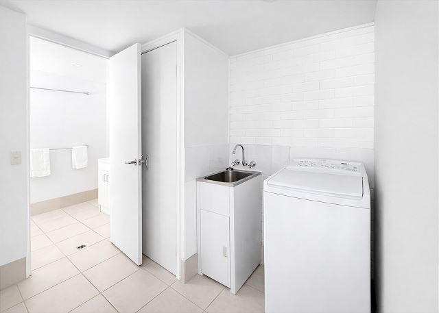 Surf Chalet | 2BR Beachside Alex Headland