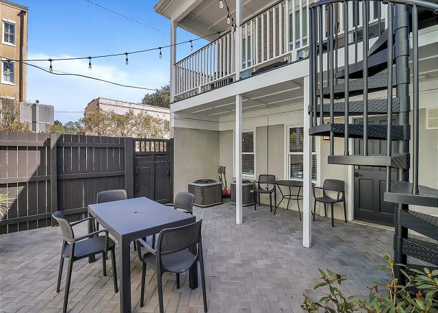 Crawford Square Garden Apartment 6