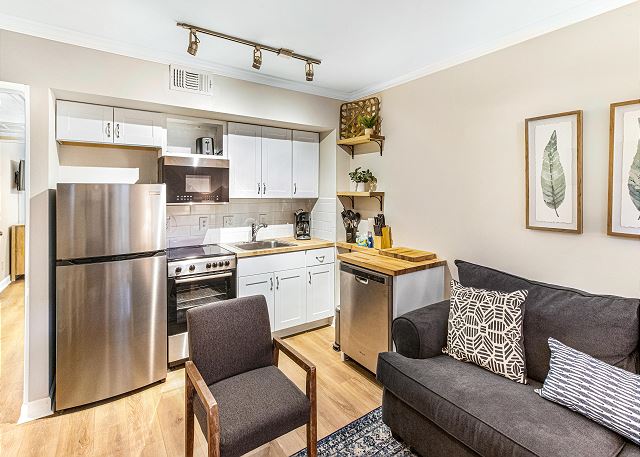Lynwood Collection on Forsyth 11B 6