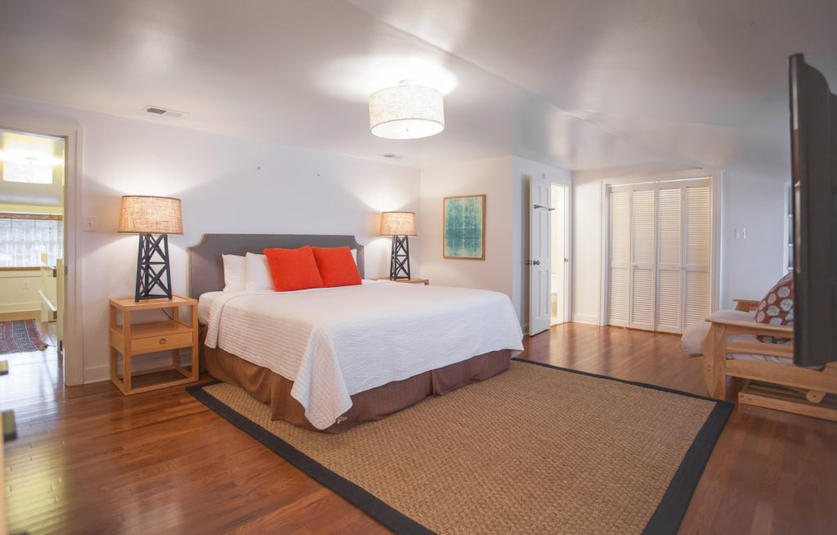 Pulaski Square Carriage House Savannah Rentals Lucky Savannah