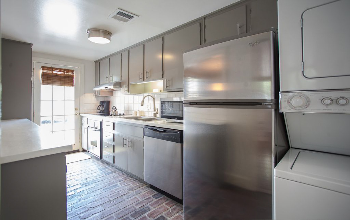 Pulaski Square Carriage House Savannah Rentals Lucky Savannah