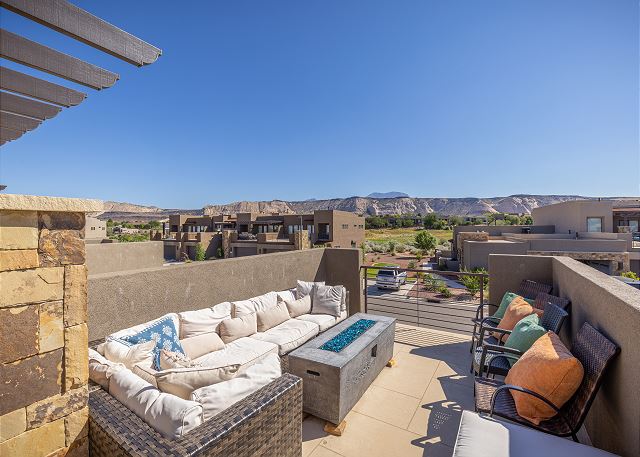 Enjoy the modern design of our beautiful luxury villa while soaking up the beautiful year-round weather of Southern Utah.