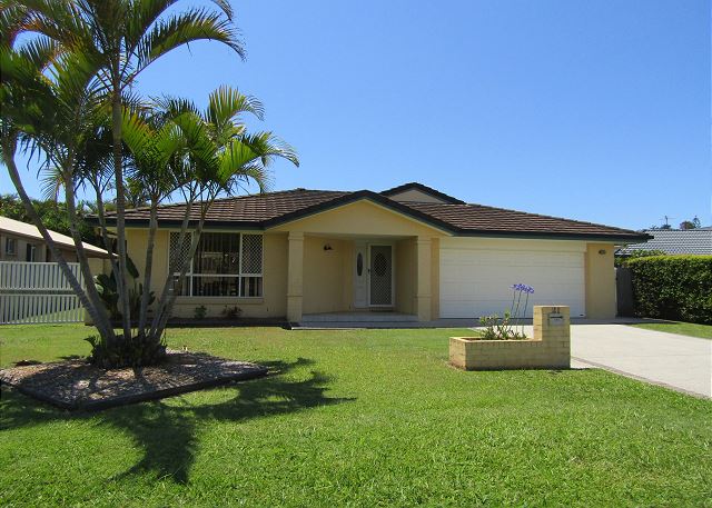 Daintree House - In The Heart Of Lennox Head!