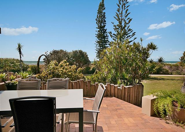 Karingal 4 - Townhouse On The Beach!