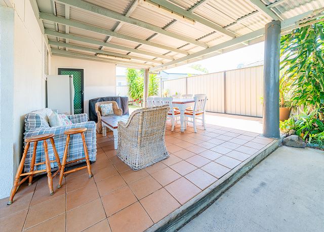 Welcome to CYPRESS COTTAGE, EVANS HEAD