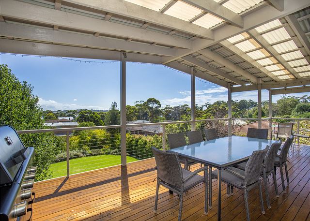 Stylishly Modern - 11 Riley St