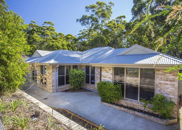 Leafy Retreat Close To Town - 19 Wattlevale Place