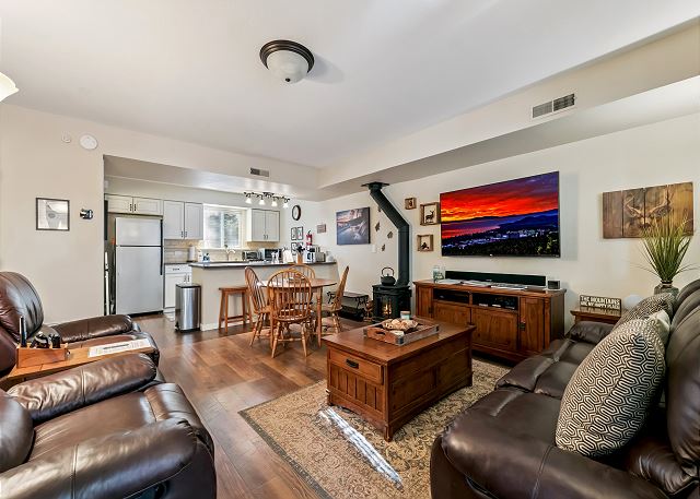 1200W21 The Mountain Condo