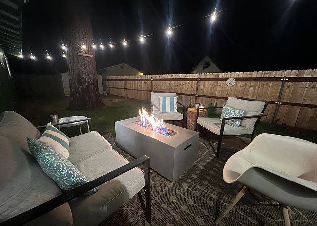 The Green Cabin a few blocks to Lake Tahoe  833T