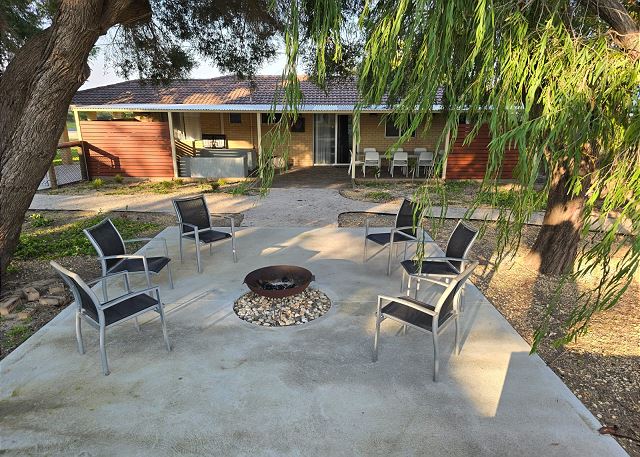 Seas The Day- Coastal Comfort & Spacious Living!