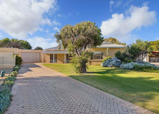 Ayres Escape- Coastal Retreat