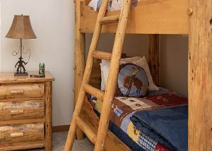 Downstairs -Bunk Room- Fun For the Kids 