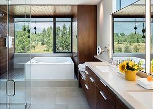 Master Bathroom - Tub, Sinks, and Shower