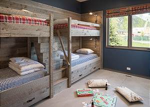 Bunk Room - Four Twin Beds 