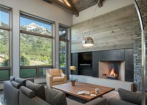 Great Room - Fireplace and Coffee Table 