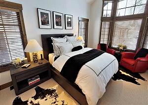 Master Bedroom - King Bed and Nightstands 