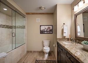 Downstairs Bathroom - Time for a Soak?