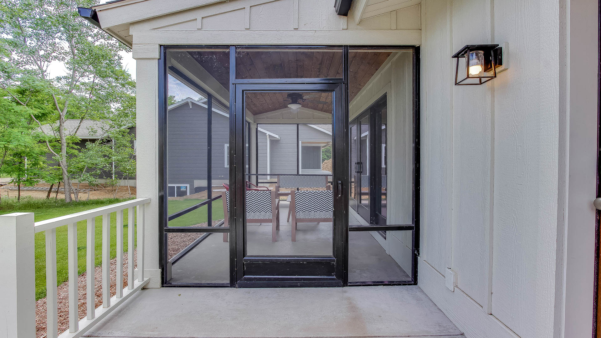 Ferry's Landing Lakeshore Lodging