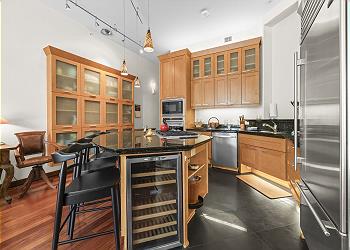 Loft At Waikiki 302 2bd/2Ba 1parking