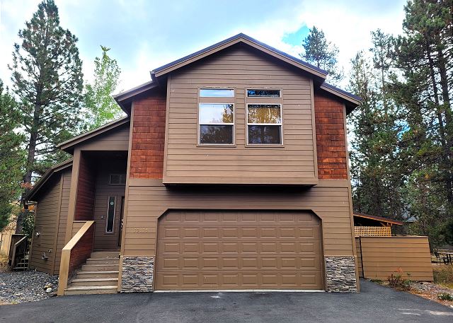 Beautiful River Meadows Home, Hank's Hideaway