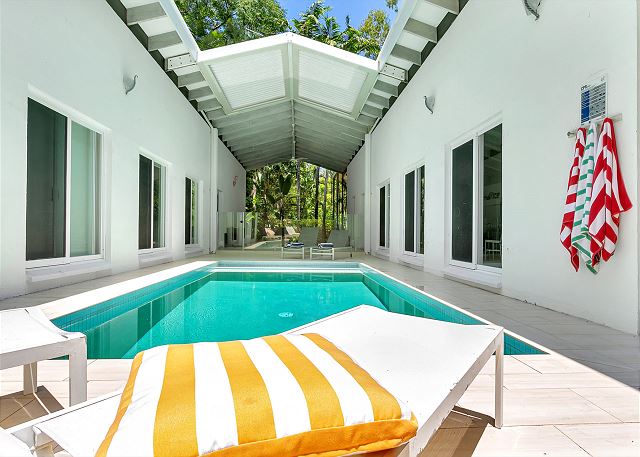 Pavilions in the Palms  Heated Pool Short Path To Beach Five...