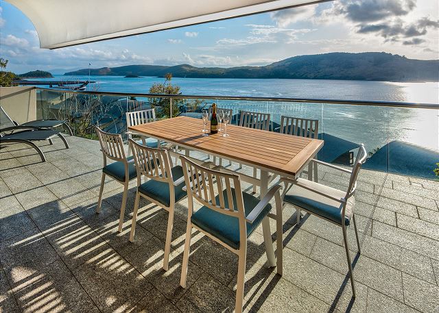 Waves 5 Luxury Large Breathtaking Ocean Views Central Location