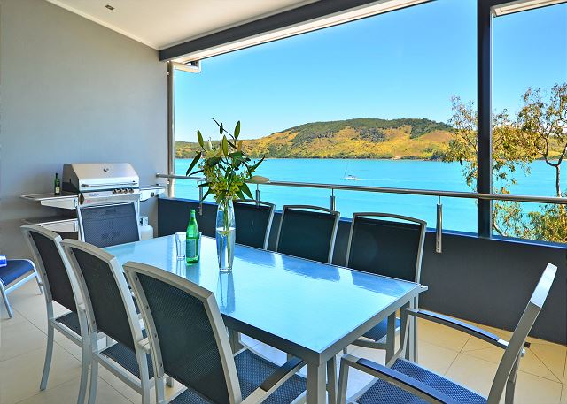 Villa 4 The Edge on Hamilton Island Waterfront High Ceilings...