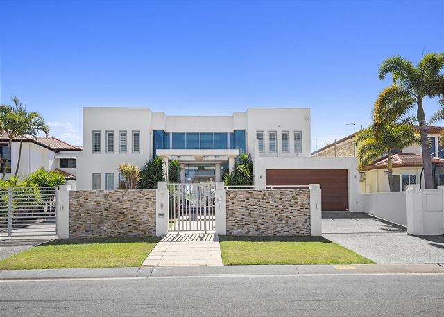 The White House GC Waterfront Home Cinema Jacuzzi Heated Pool