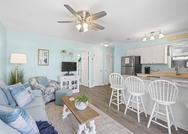 The Best Therapy is Beach Therapy! Book this Beautiful, 1 Bedroom Fully Renovated Unit NOW!!!