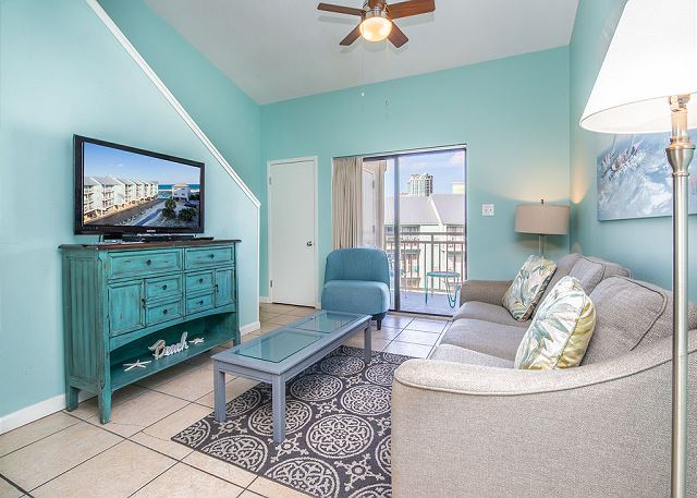 This cute unit features 1 bedroom and 2 full bathrooms for guests to enjoy. A sofa sleeper is provided for additional overnight guests, making this unit capable of sleeping 4 comfortably.
