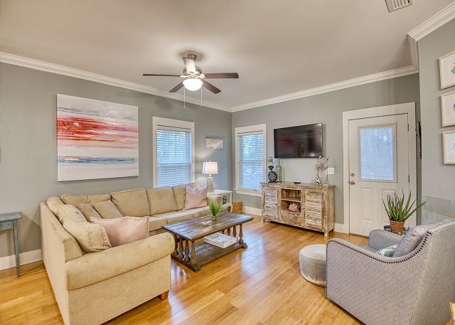This 3 bedroom, 2 bathroom cottage is a perfect space for families to enjoy a spectacular getaway to the coast.