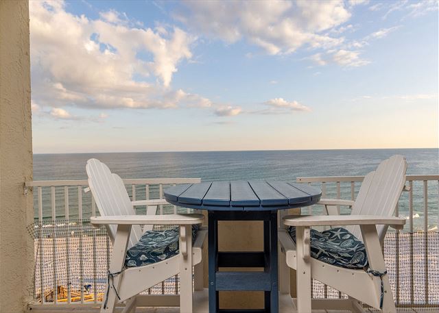 Enjoy endless Beach front views from this 6th floor balcony! A table with seating for 4 is featured and offers a great space to relax and unwind.