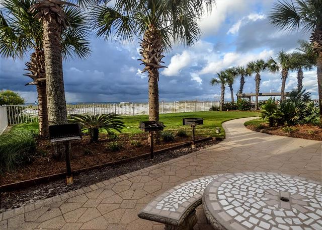 Ocean House complex offers many amenities including beach front views and lush common areas for you to enjoy during your stay!