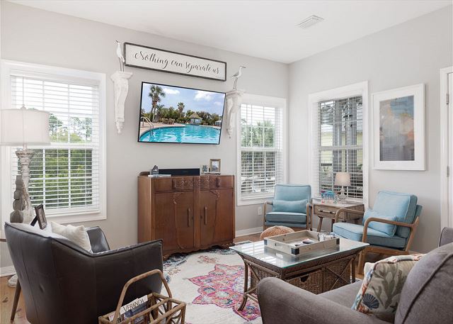 This beautifully furnished 3 bedroom, 2 bathroom cottage is waiting for you to come stay & play. Relax and enjoy your down time in the spacious living area with plenty of seating, complete with a large television for extra entertainment.