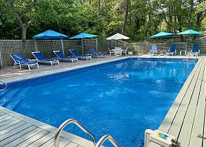 Southampton Retreat: Heated Pool, Hot Tub, Near Beach