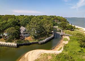 Photo: Lagoon Lodge: North Fork,Charming 3Br, Waterfront