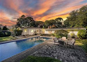 Photo: Stylish Sunset Retreat: Near Beach, Pool, Hot Tub