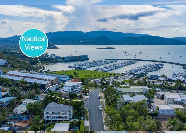 Nautical Views - Airlie Beach