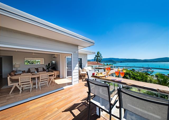Nautical Views - Airlie Beach