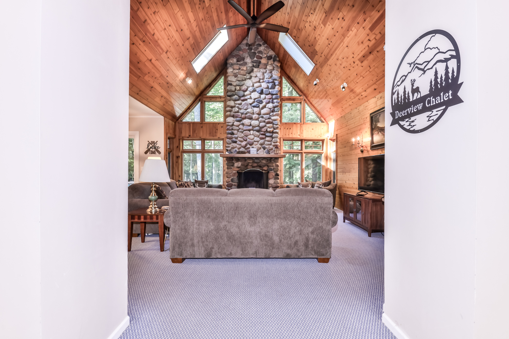 Deerview Chalet | Photo 8
