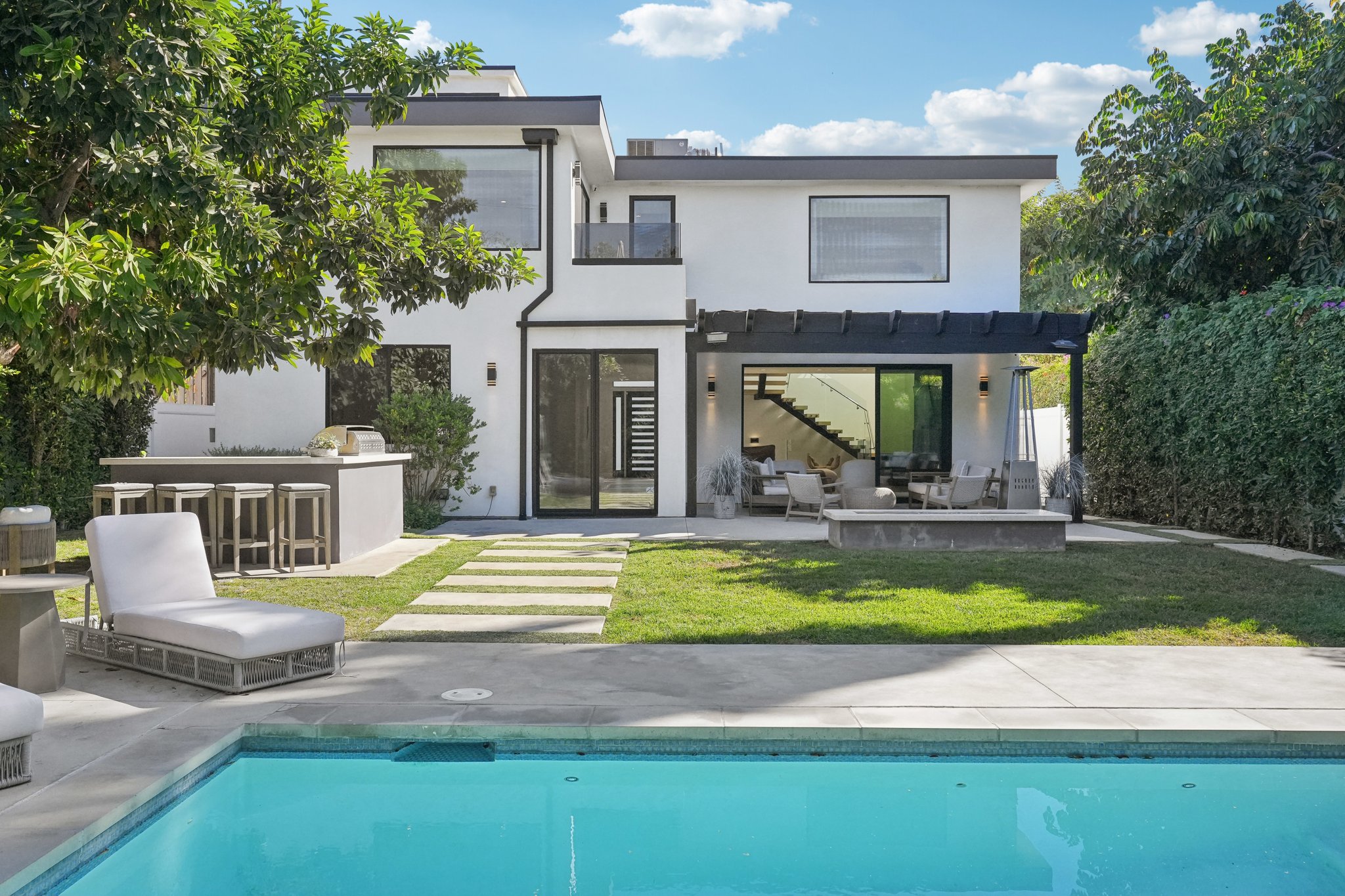 Curson Modern