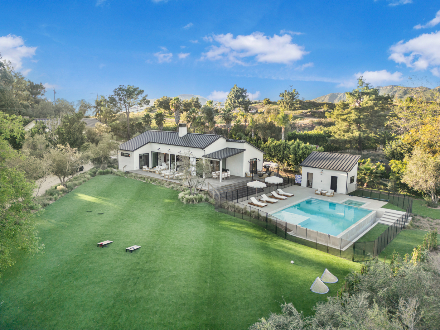 Lechusa Estate